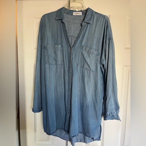 CJLA Ari button down size medium - Picture 2 of 4